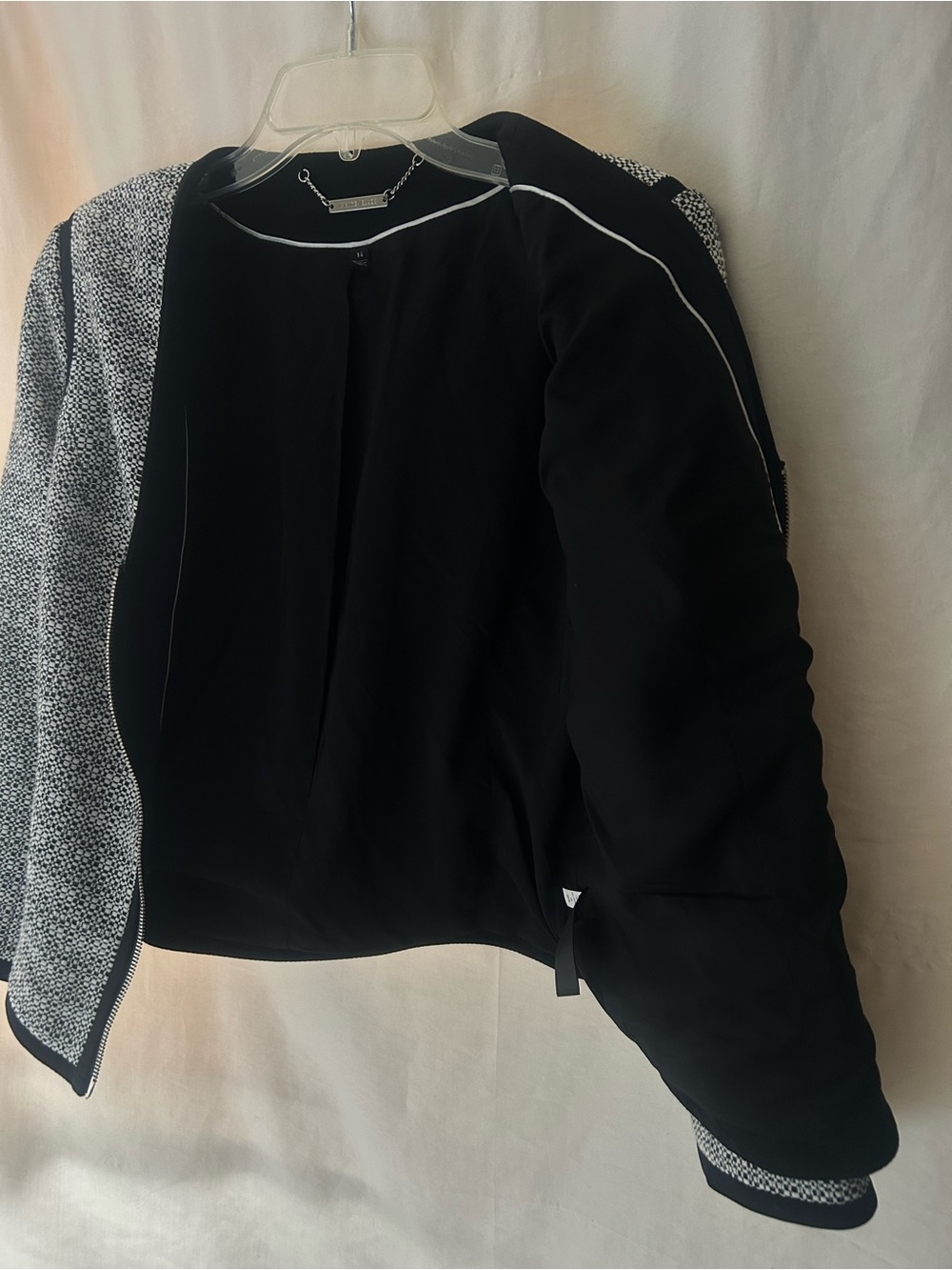 Women's Black & White Fitted Textured Zip-Front Collarless Jacket - Picture 12 of 14